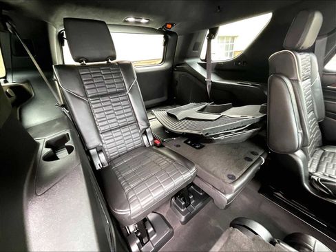 Used 2023 Cadillac Escalade Sport Platinum w/ LPO, ONYX Package image 17