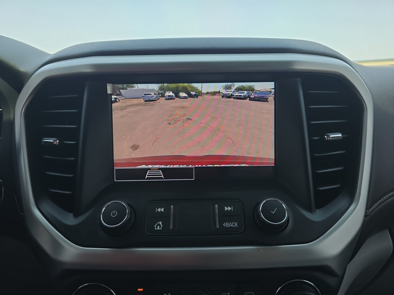 Used 2021 GMC Acadia SLE w/ Driver Convenience Package FWD image 21