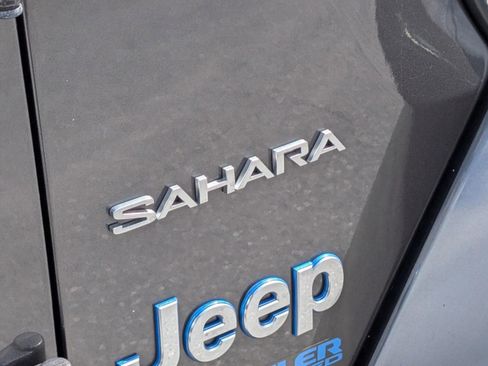 Used 2021 Jeep Wrangler Unlimited Sahara w/ Safety Group AWD/4WD image 24