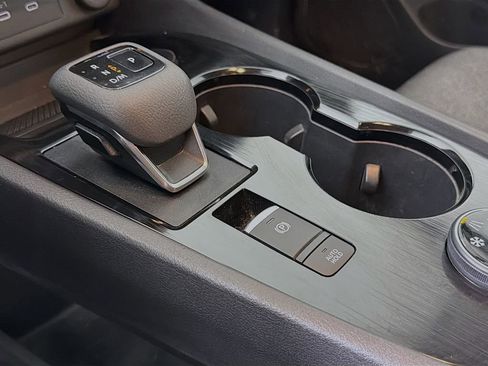 Used 2024 Nissan Rogue SV image 19