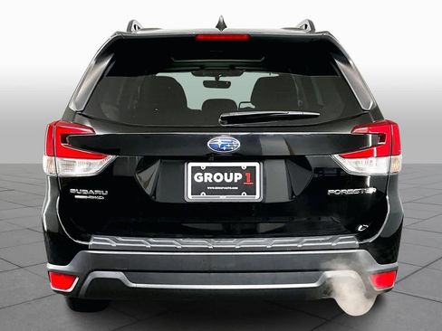 Used 2022 Subaru Forester Premium image 5