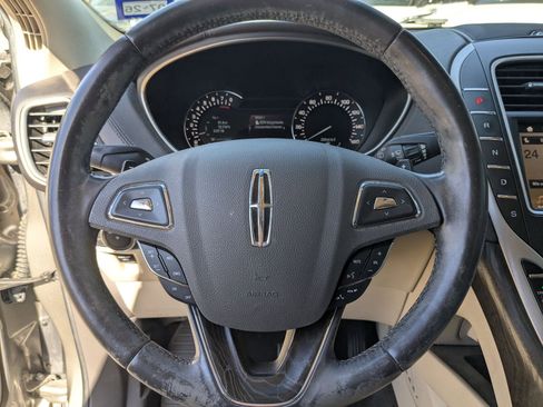 Used 2017 Lincoln MKX Reserve w/ Lincoln MKX Climate Package image 13