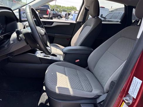Used 2022 Ford Escape SE w/ Cold Weather Package AWD/4WD image 7