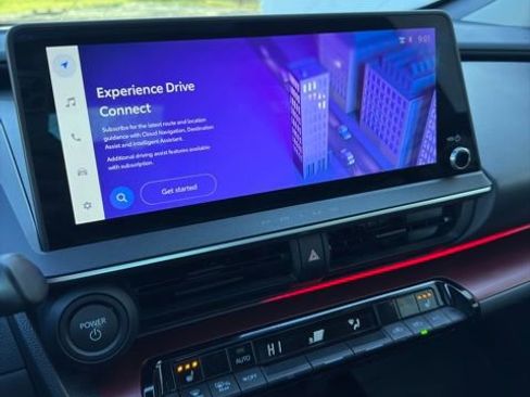 Used 2024 Toyota Prius Prime FWD image 11