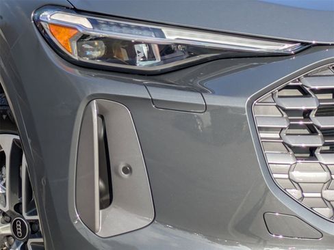 New 2025 Audi Q5 Premium Plus image 16