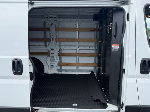 Used 2025 RAM ProMaster 2500 w/ U-Haul Equipment Group FWD image 13