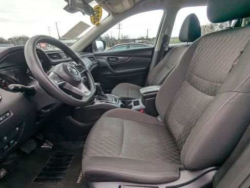 Used 2020 Nissan Rogue S image 17