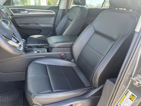 Certified 2023 Volkswagen Atlas SE image 5