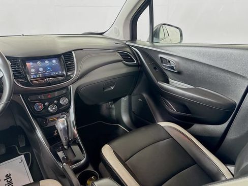 Used 2019 Chevrolet Trax Premier w/ Midnight Edition AWD/4WD image 28