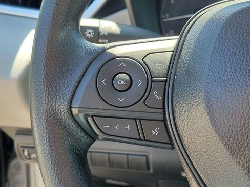 Used 2025 Toyota Corolla LE FWD image 30