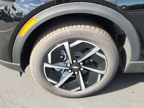 New 2026 Chevrolet Equinox EV LT image 4