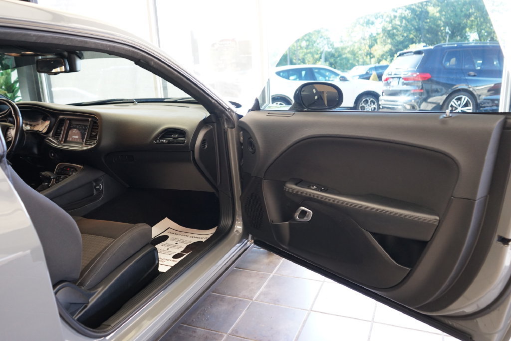 Used 2019 Dodge Challenger SXT w/ Blacktop Package RWD image 37