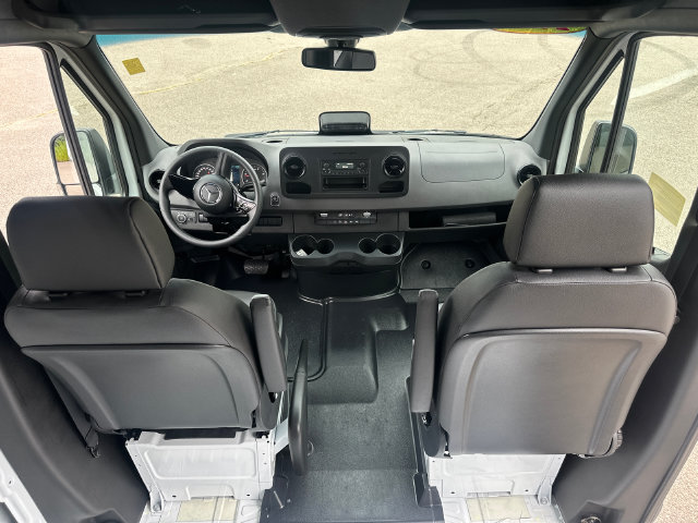 Used 2025 Mercedes-Benz Sprinter 2500 image 11