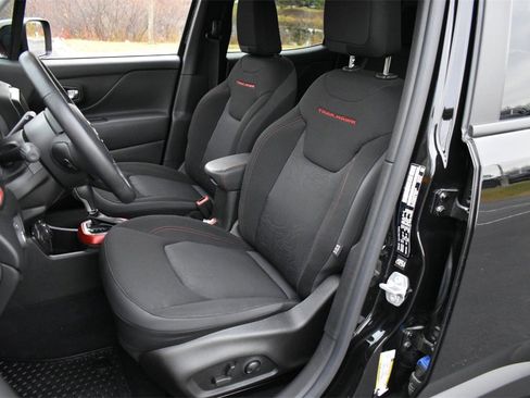 Used 2022 Jeep Renegade Trailhawk w/ Trailer Tow Group image 13