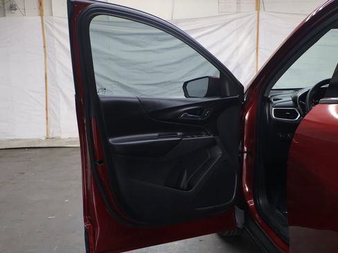 Used 2020 Chevrolet Equinox LT image 15
