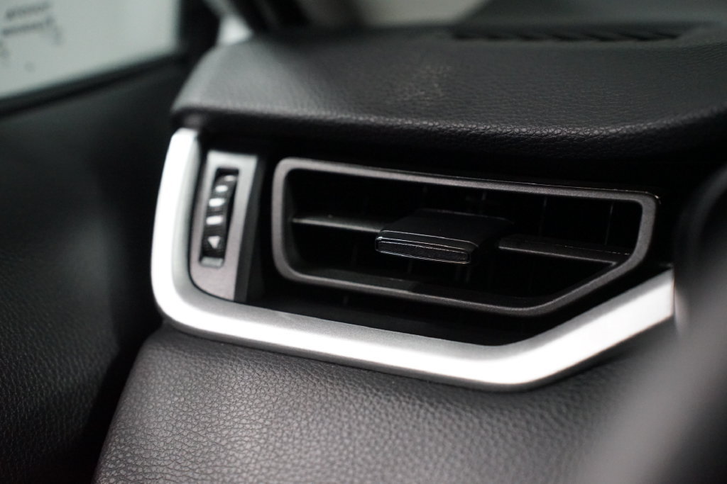 Certified 2025 Toyota RAV4 XLE FWD image 25