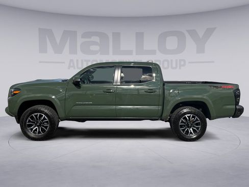 Used 2022 Toyota Tacoma TRD Sport w/ TRD Premium Sport Package image 2