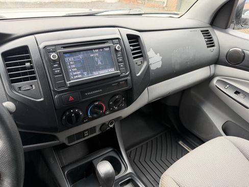 Used 2015 Toyota Tacoma Base 4x2 4dr Access Cab 6.1 ft w/ Convenience Package image 28