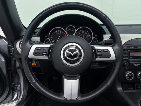 Used 2011 MAZDA MX-5 Miata Grand Touring w/ Premium Pkg image 4
