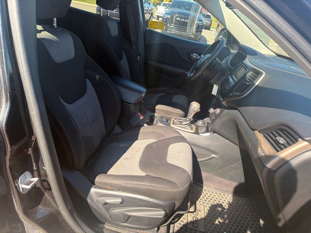 Used 2016 Jeep Cherokee Sport w/ Cold Weather Group AWD/4WD image 10