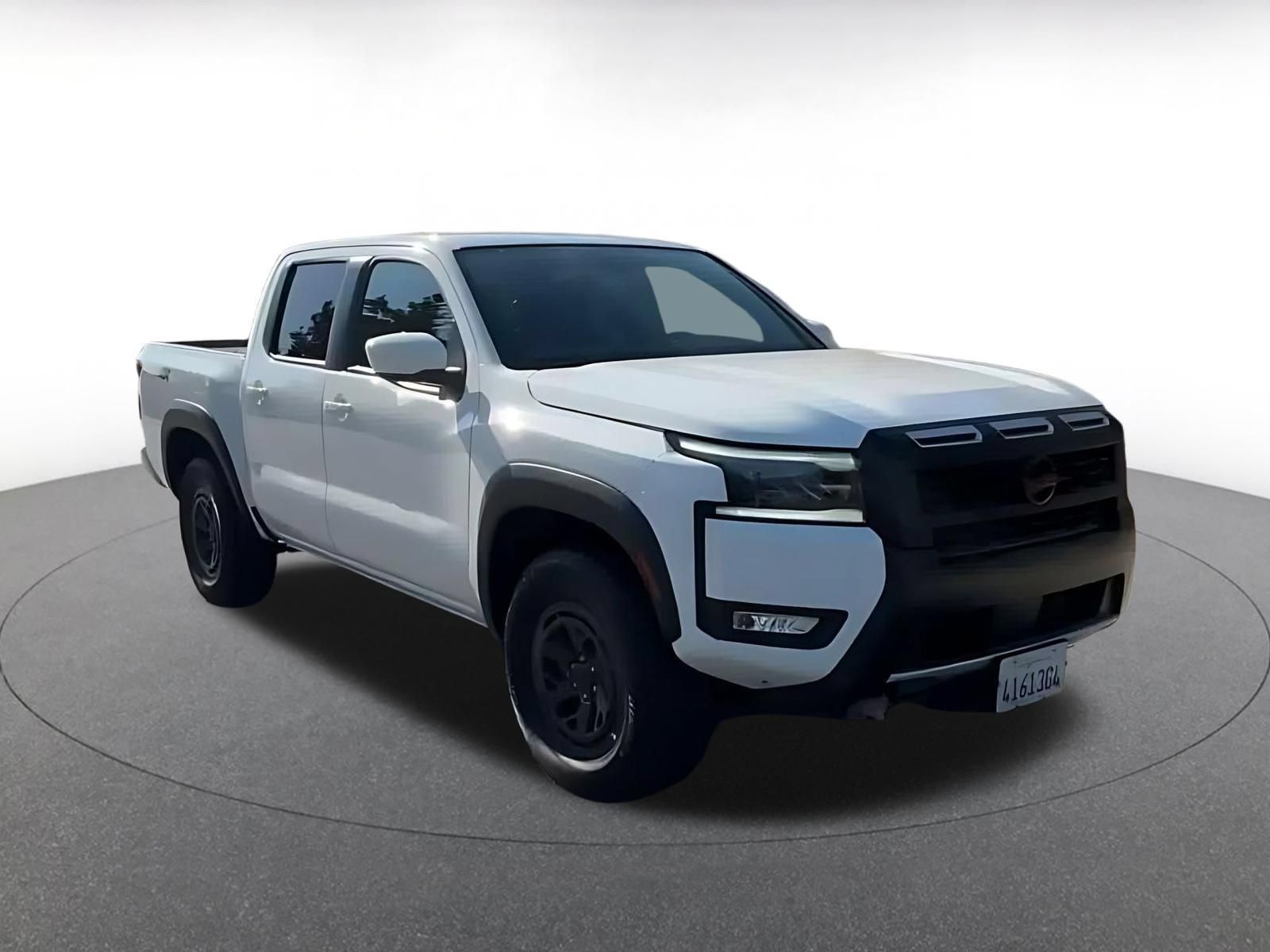 Used 2026 Nissan Frontier PRO-4X AWD/4WD image 3