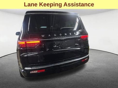 Used 2025 Jeep Wagoneer 4WD image 7