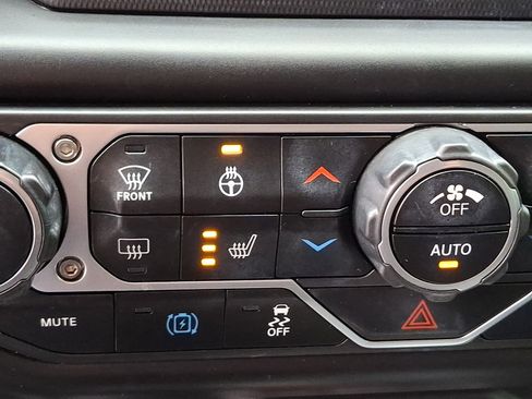 Used 2023 Jeep Wrangler Unlimited w/ Cold Weather Group AWD/4WD image 22