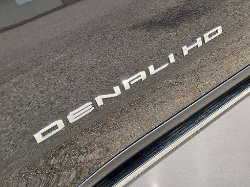 Used 2024 GMC Sierra 2500 Denali w/ Denali Reserve Package AWD/4WD image 12