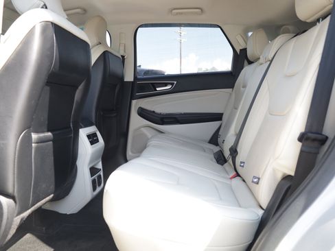 Used 2016 Ford Edge Titanium w/ Technology Package FWD image 13