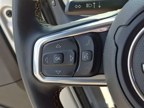 Used 2024 Jeep Wrangler Unlimited Sahara AWD/4WD image 20