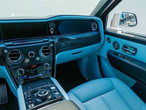 Used 2025 Rolls-Royce Cullinan Black Badge image 79