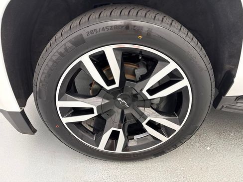 Used 2019 Chevrolet Tahoe LT w/ RST Edition RWD image 4