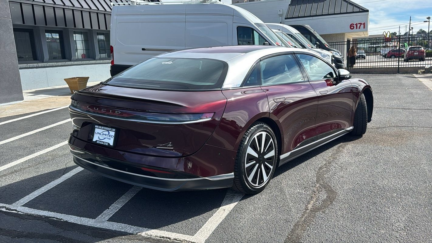 Used 2024 Lucid Air Grand Touring AWD/4WD image 3
