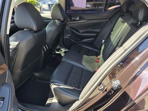 Used 2016 Nissan Maxima Platinum w/ Interior Lighting Package image 13