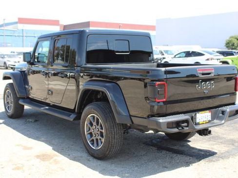 Used 2020 Jeep Gladiator Overland w/ Popular Equipment Package AWD/4WD image 6