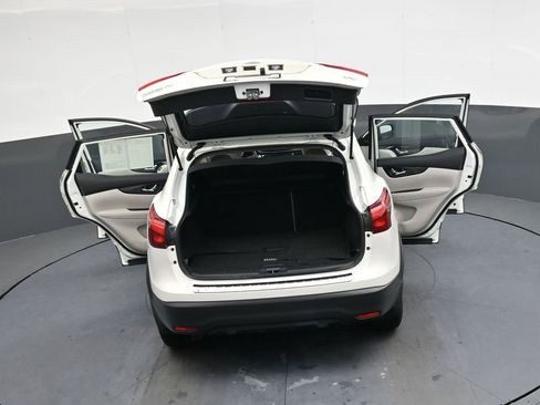 Used 2018 Nissan Rogue Sport SV image 45