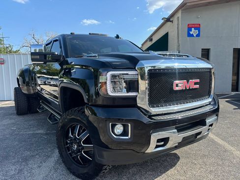 Used 2019 GMC Sierra 3500 Denali w/ Duramax Plus Package AWD/4WD image 14