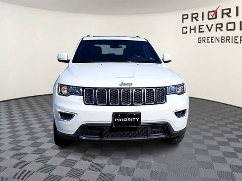 Used 2020 Jeep Grand Cherokee Laredo AWD/4WD image 3
