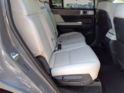 Certified 2024 Hyundai Santa Fe Limited FWD image 14