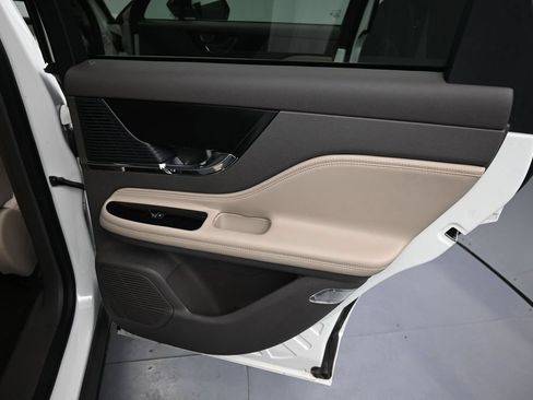 Used 2020 Lincoln Corsair AWD w/ Equipment Group 101A image 21