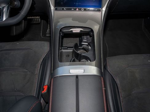 Used 2024 Mercedes-Benz GLC 43 AMG 4MATIC image 25