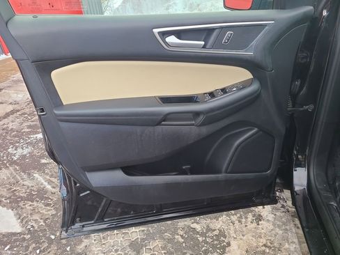 Used 2019 Ford Edge SEL image 17