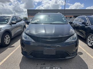 Used 2019 Chrysler Pacifica Touring-L w/ S Appearance Package FWD video 1
