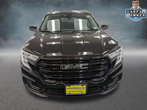 Used 2023 GMC Terrain SLE w/ Driver Convenience Package AWD/4WD image 2