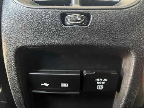 Used 2020 Jeep Cherokee Limited AWD/4WD image 23