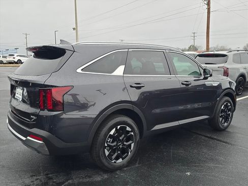 New 2026 Kia Sorento S image 3