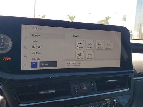 Used 2024 Lexus ES 300h w/ Premium Package image 18