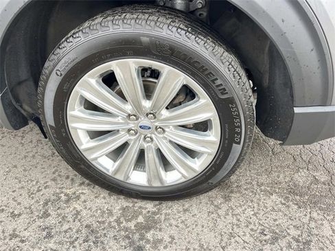 Certified 2022 Ford Explorer Limited w/ Equipment Group 301A image 11