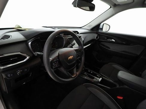 Used 2023 Chevrolet TrailBlazer LT w/ Convenience Package AWD/4WD image 10