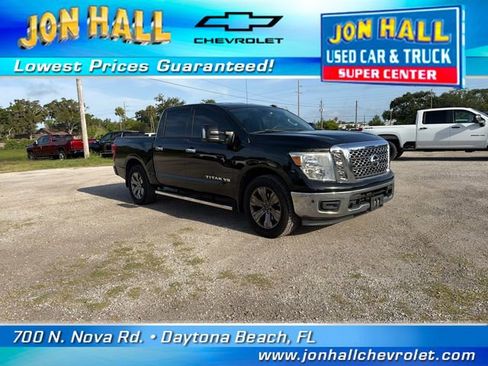 Used 2018 Nissan Titan SV w/ SV Convenience Package AWD/4WD image 21